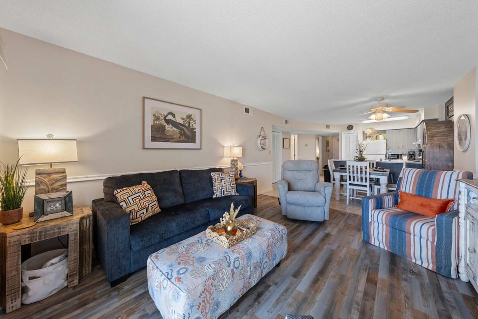 Waterview condo with shared pool panoramic balcony views and WIFI House in Alabama