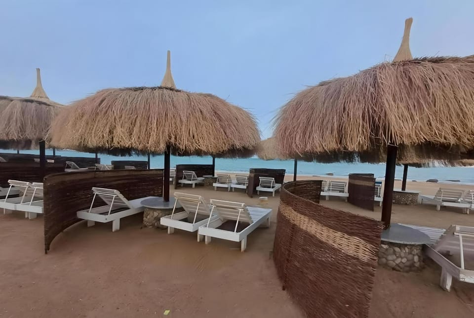 Day, Natural landscape, Beach, Lake view, Sea view, sunbed