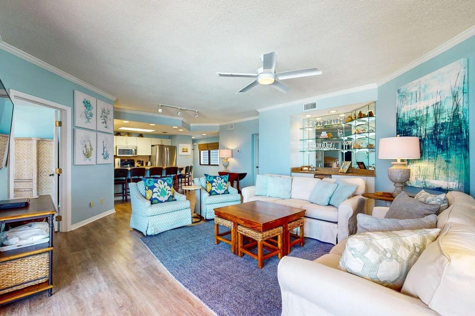 Spacious condo with views pool beach access & private fishing pier House in Orange Beach