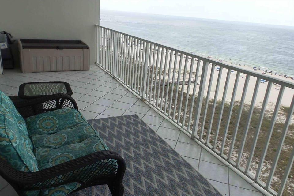 Gulf-front penthouse condo with pool hot tub & sauna - on the beach House in Orange Beach