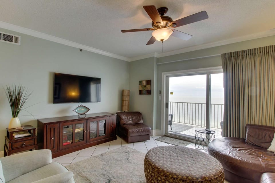 Gulf-front penthouse condo with pool hot tub & sauna - on the beach House in Orange Beach