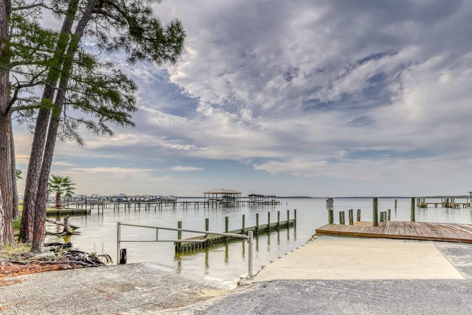 Updated condo on Wolf Bay with shared pool tennis and boat launch House in Orange Beach