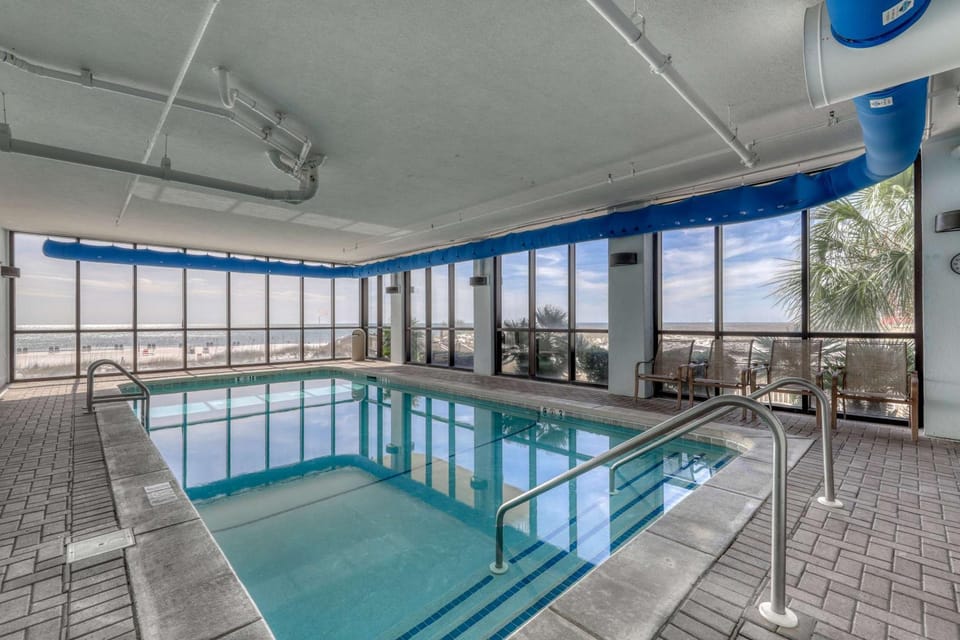 Updated Gulf front condo with beautiful views shared pool sauna and hot tub House in Orange Beach