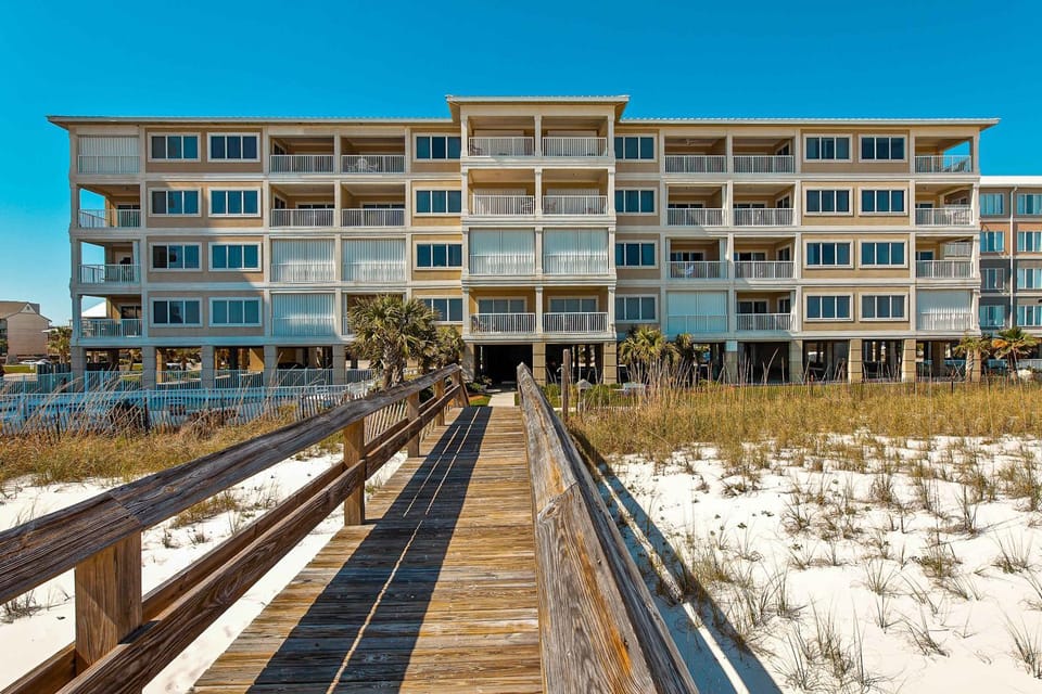 Beachfront condo with Gulf front shared pool private balcony and grilling area House in Orange Beach