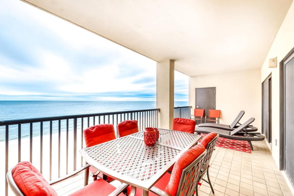 Beachfront condo with shared outdoor pool heated indoor pool sauna & grill area House in Orange Beach