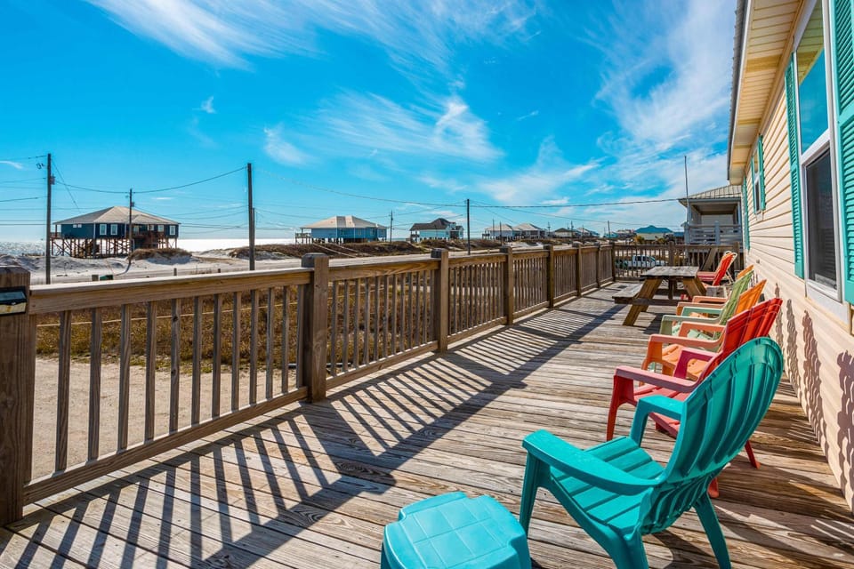 Dog-friendly water view beach house with a full kitchen furnished deck private House in Dauphin Island