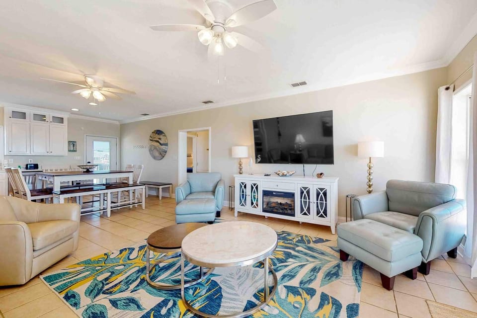 Spacious Beachfront Home with Free WiFi Central AC & a Furnished Deck House in Dauphin Island