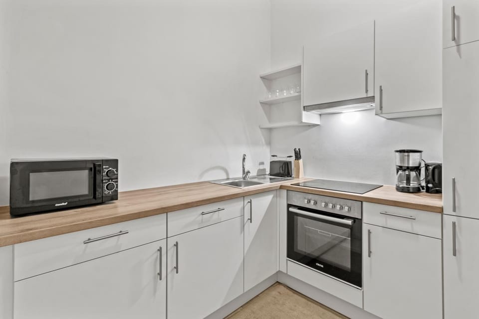 1BR Sleeps 6 - 3 min to U6 Nußdorfer Straße - Near Volksoper Apartment in Vienna