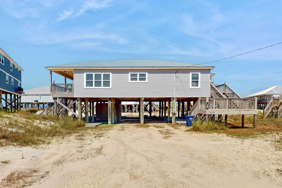 Updated Dog-Friendly Home with Free WiFi Beach Views Covered Porch Washer Dryer House in Dauphin Island