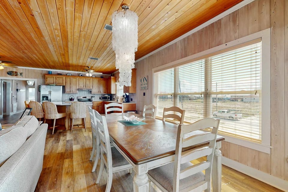 Updated Dog-Friendly Home with Free WiFi Beach Views Covered Porch Washer Dryer House in Dauphin Island