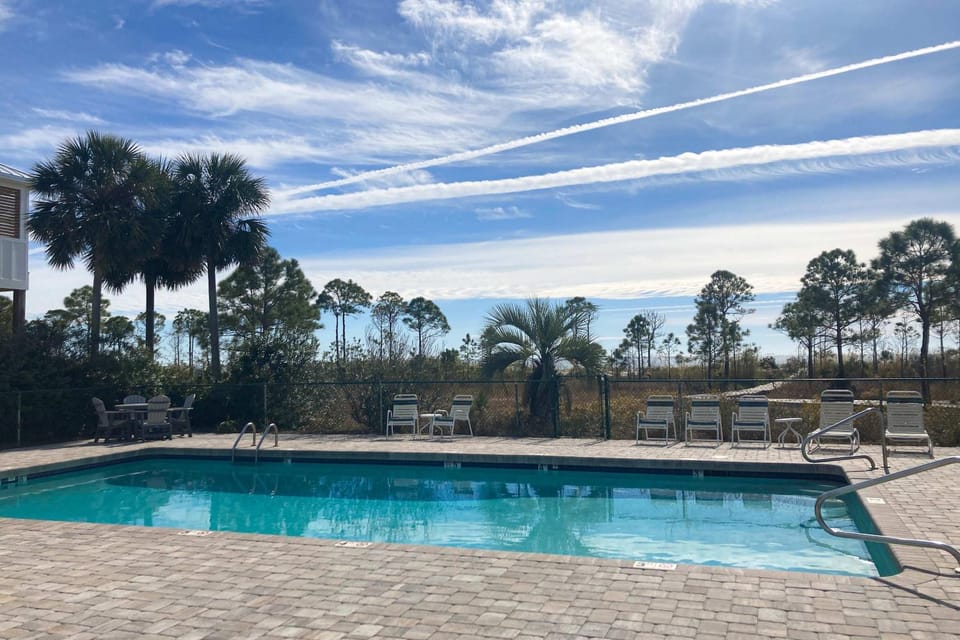 Easy beach access dog-friendly island home with private hot tub & shared pool House in Dauphin Island