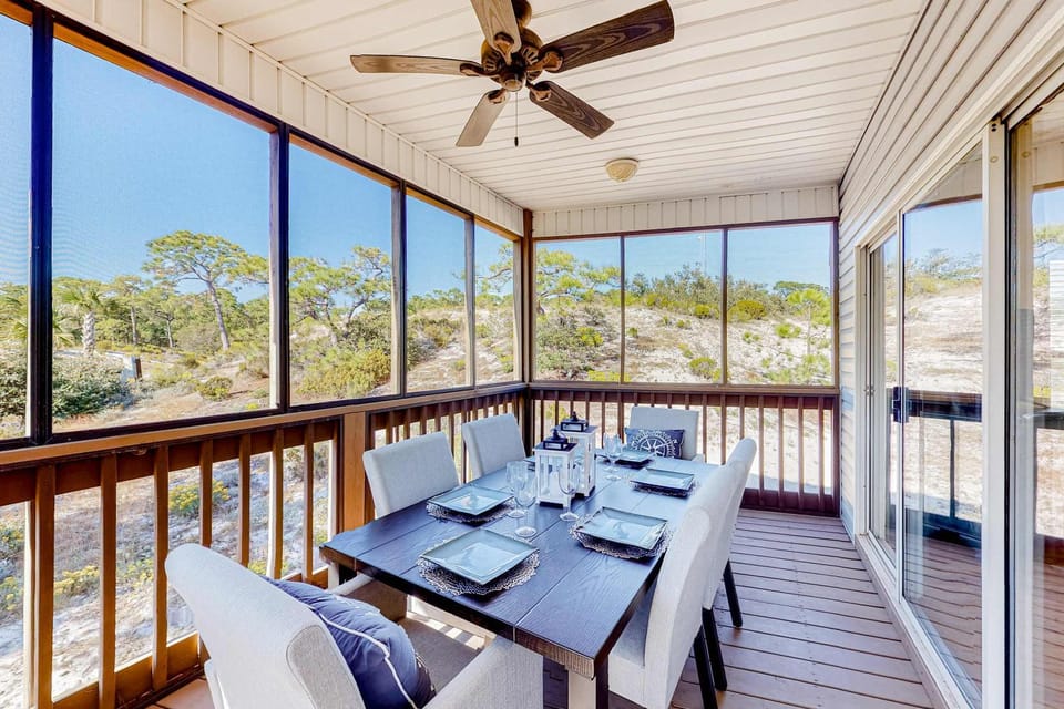 Easy beach access dog-friendly island home with private hot tub & shared pool House in Dauphin Island