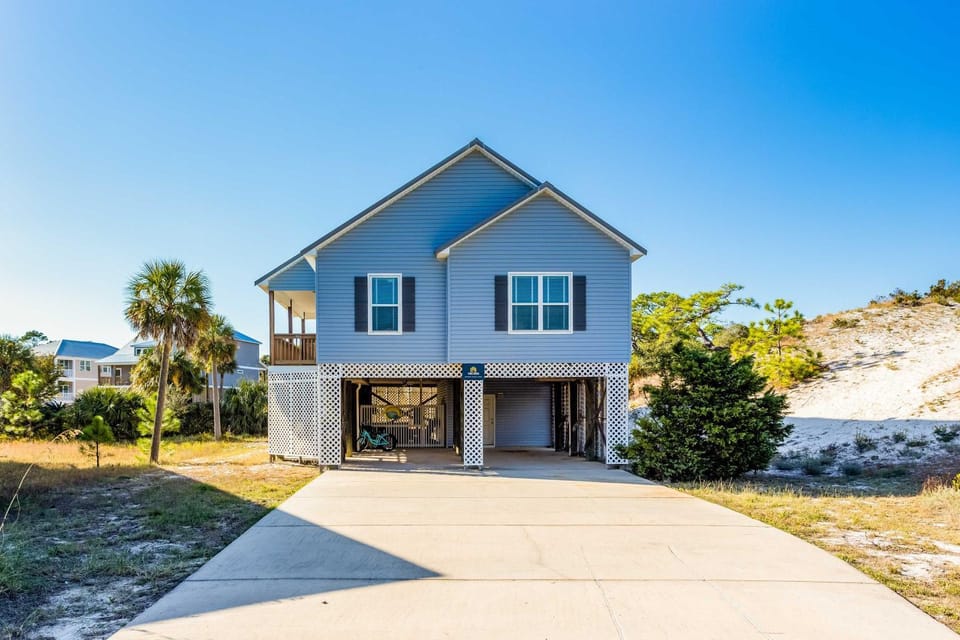 Easy beach access dog-friendly island home with private hot tub & shared pool House in Dauphin Island