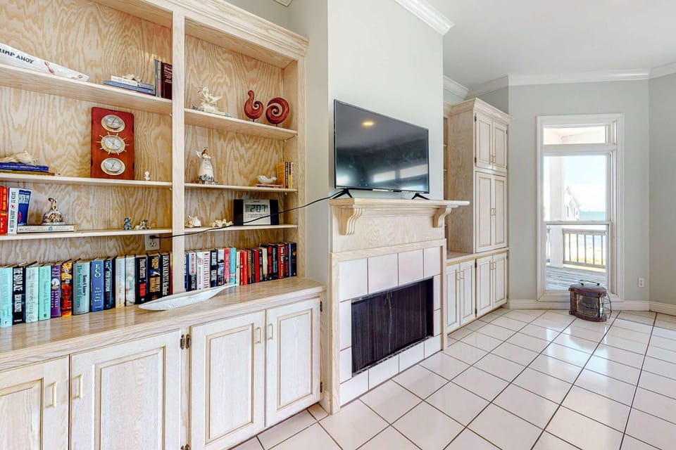 Fantastic beachfront home with full kitchen central AC & washer dryer House in Dauphin Island
