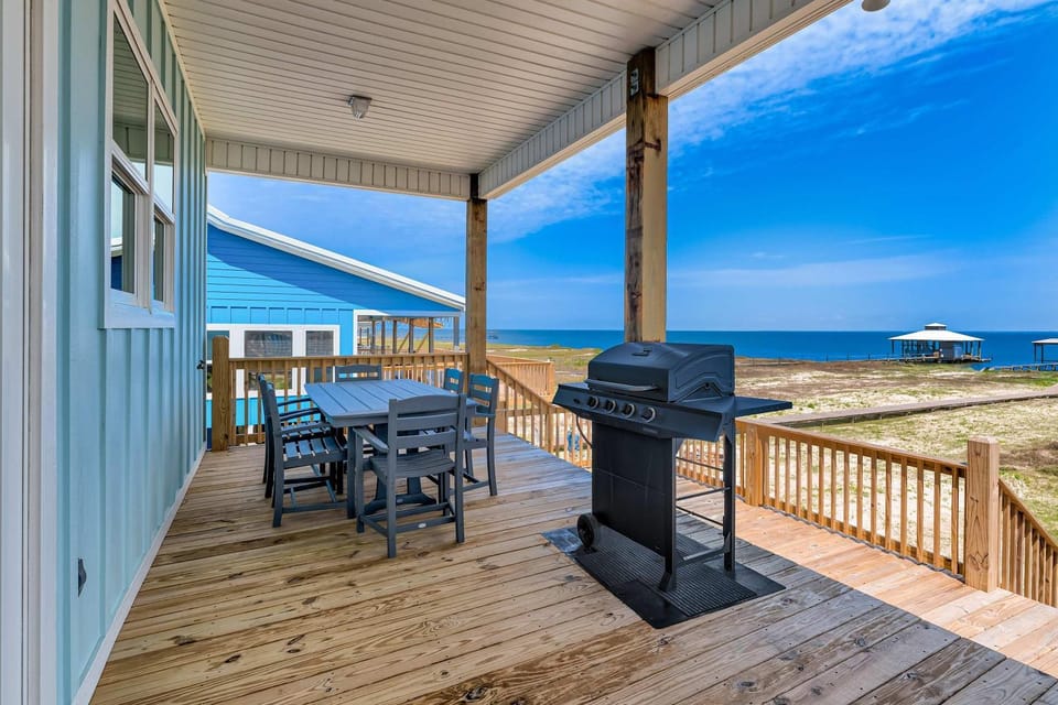 Idyllic dog-friendly Bay Front Island home with pool Gulf view & large decks House in Dauphin Island