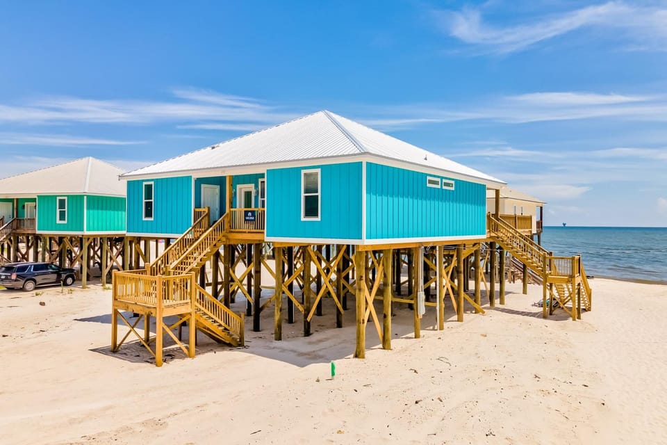 Dog friendly home with private heated pool and grill House in Dauphin Island