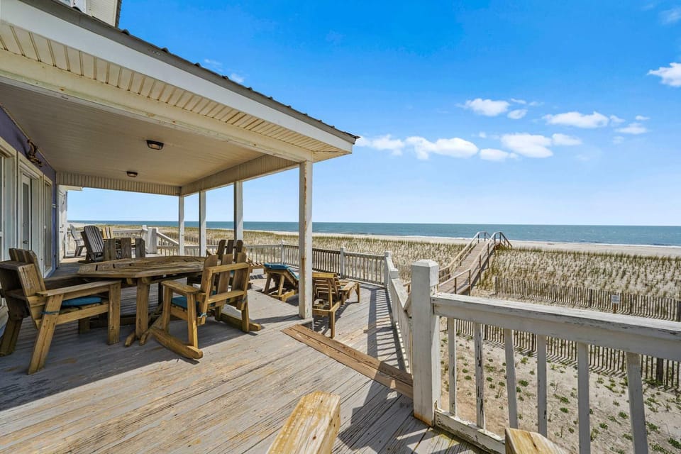 Gulf front home with private dune walk over internet & washer & dryer House in Dauphin Island