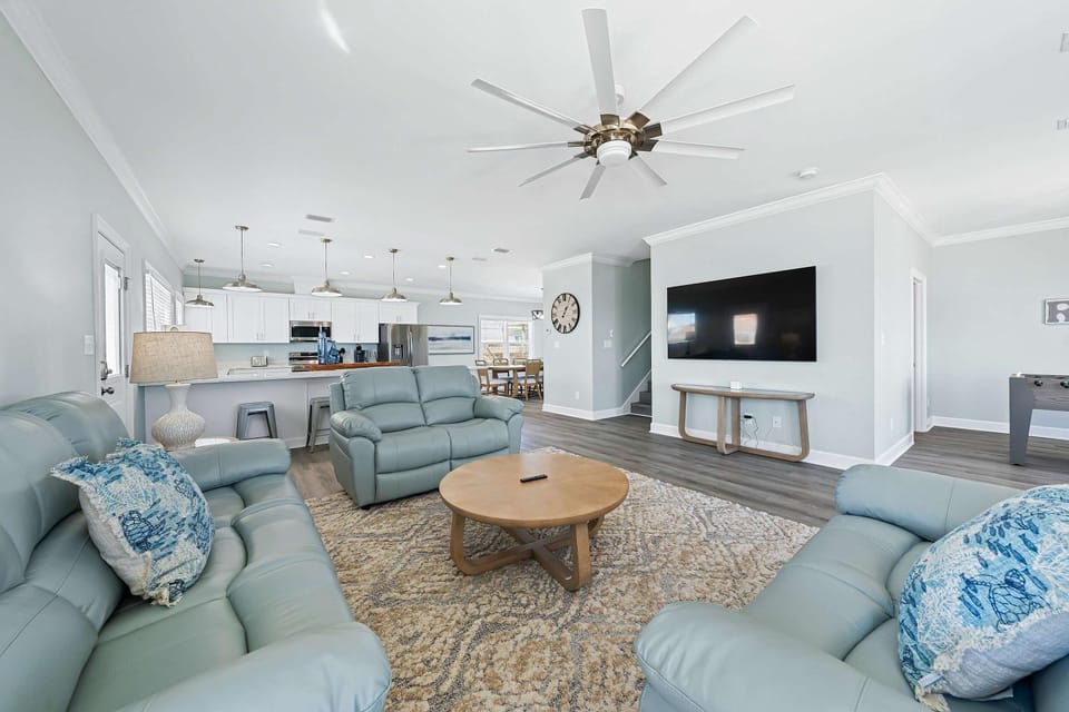 Gulf-front home with double balcony W&D internet & amazing views - dog-friendly House in Dauphin Island