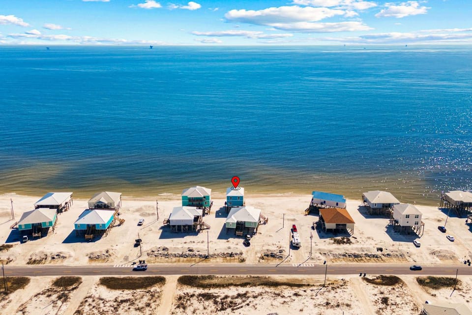 Gulf-front home with double balcony W&D internet & amazing views - dog-friendly House in Dauphin Island