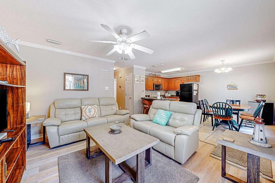 Perfectly located condo with beach access - deck internet W&D & AC House in Dauphin Island
