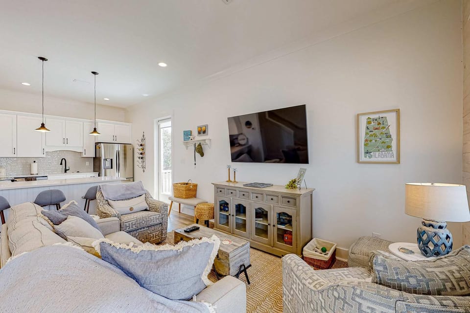 Friendly home with private pool WiFi private washer dryer and central AC House in Orange Beach