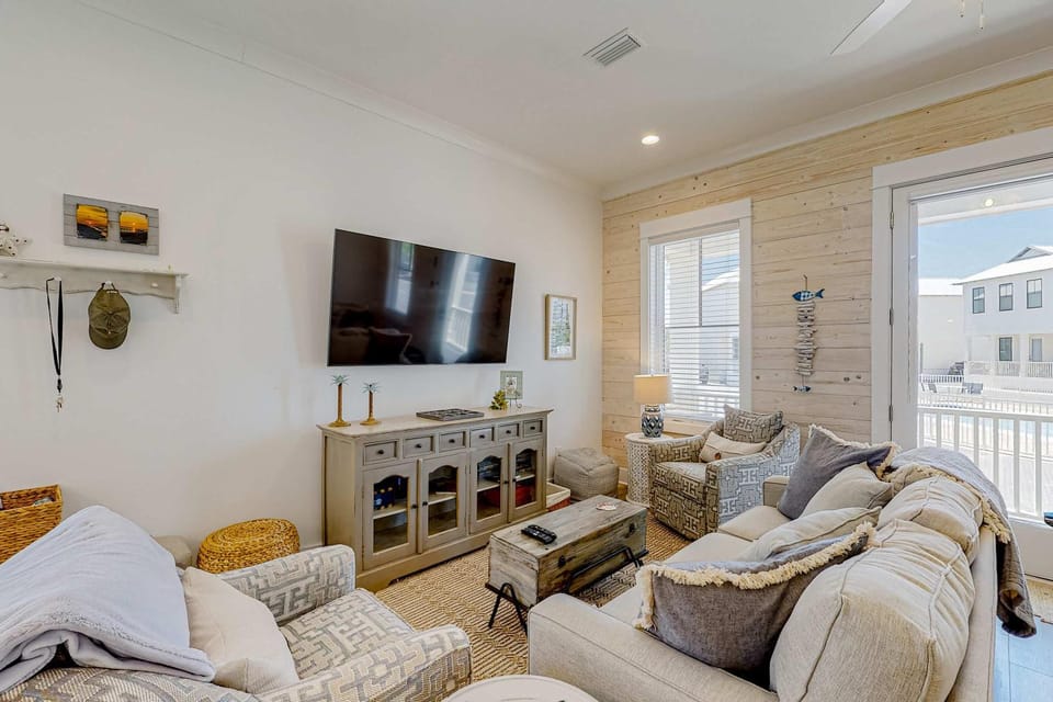 Friendly home with private pool WiFi private washer dryer and central AC House in Orange Beach