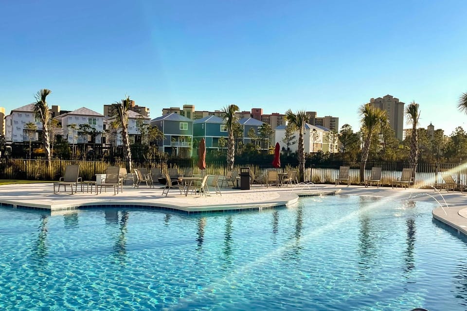 Upscale beachside dog-friendly home near the beach with grill washer dryer & AC House in Orange Beach