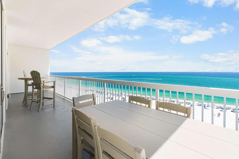 Gulf front condo with pool beach access and wrap around balcony House in Orange Beach