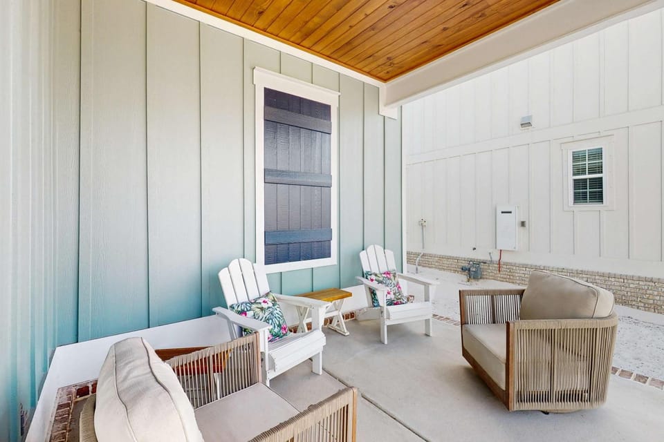 Gorgeous coastal home with plenty of space and easy beach access House in Orange Beach