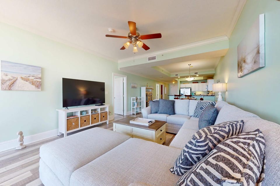 Beachfront condo with pool private balcony and laundry House in Dauphin Island
