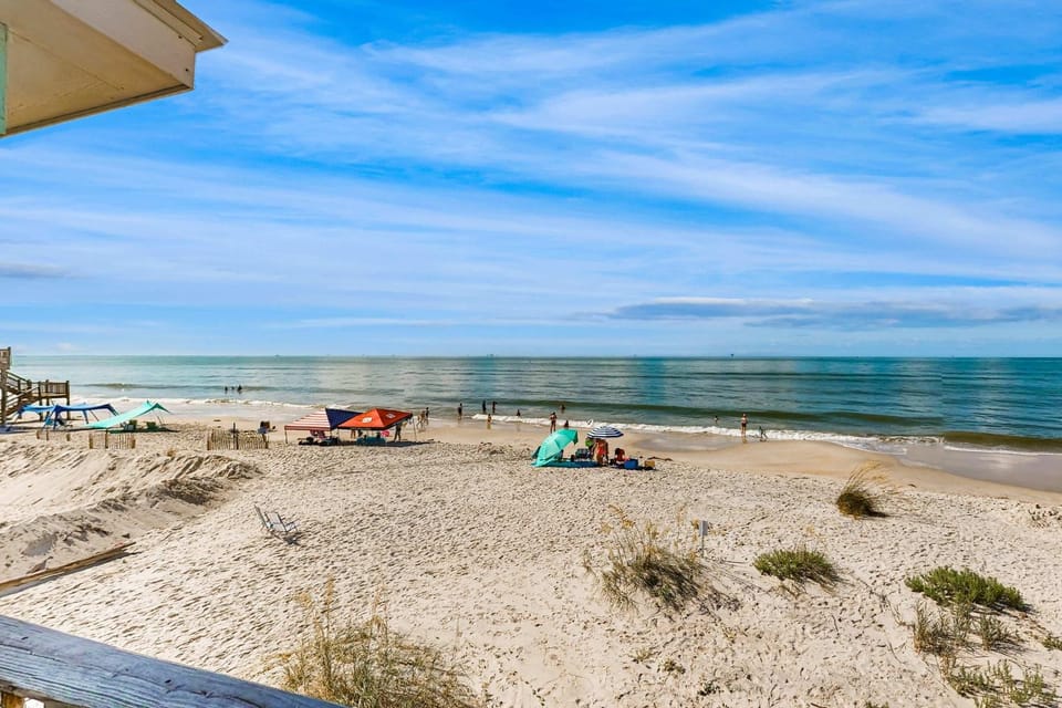 Dog-friendly beachfront home with spacious deck amazing views of the Gulf House in Dauphin Island