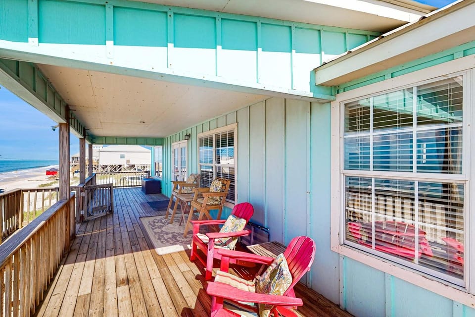 Dog-friendly beachfront home with spacious deck amazing views of the Gulf House in Dauphin Island