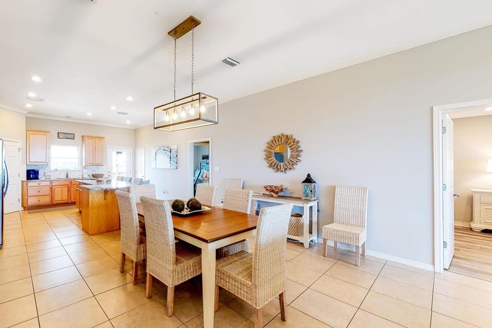Bayfront home with beach access & breathtaking water views - dog-friendly House in Dauphin Island