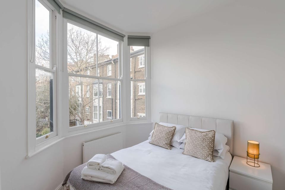 Queen's Park 2-Bed Apartment - Sleeps 4 Apartment in City of Westminster