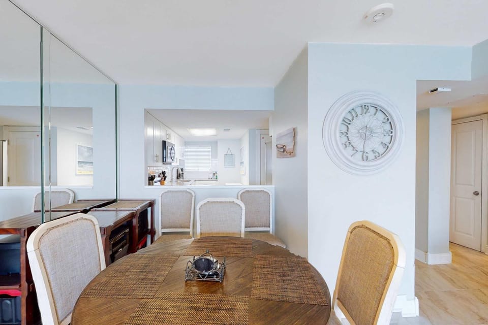 Beachfront condo with Gulf views pool washer dryer & central AC House in West Beach