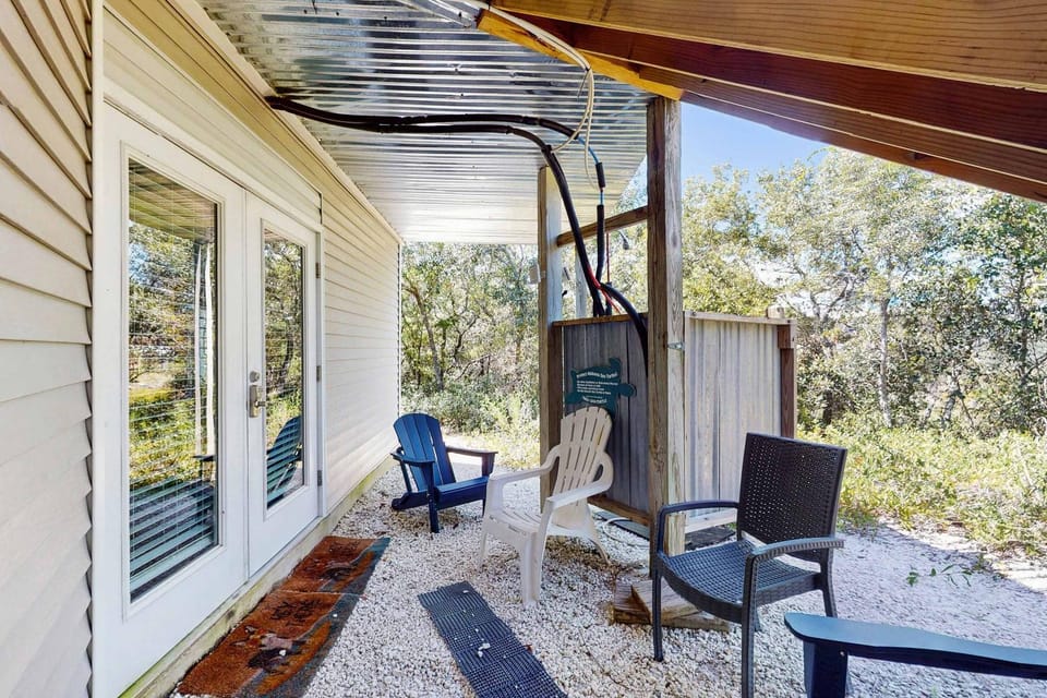 Downstairs duplex near the beach with full kitchen WiFi cable partial AC House in Alabama