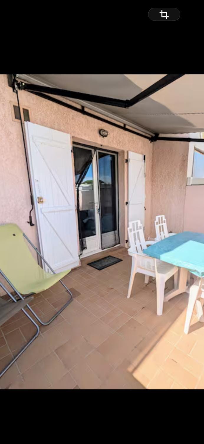 Studio avec coin nuit Terrasse parking Apartment in Agde