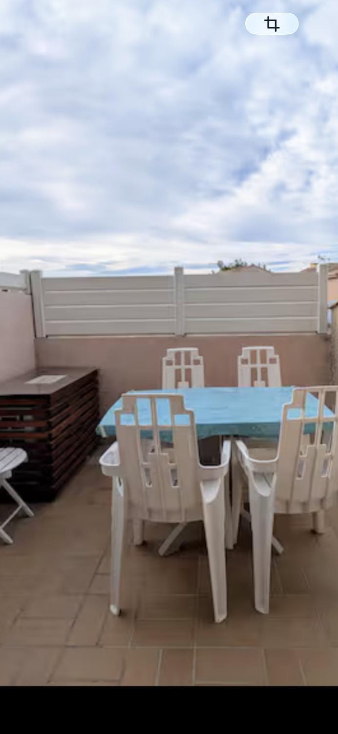 Studio avec coin nuit Terrasse parking Apartment in Agde