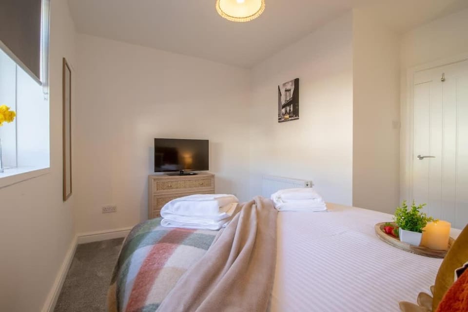 Betty's House - 3 bedroom in Coatbridge House in Coatbridge