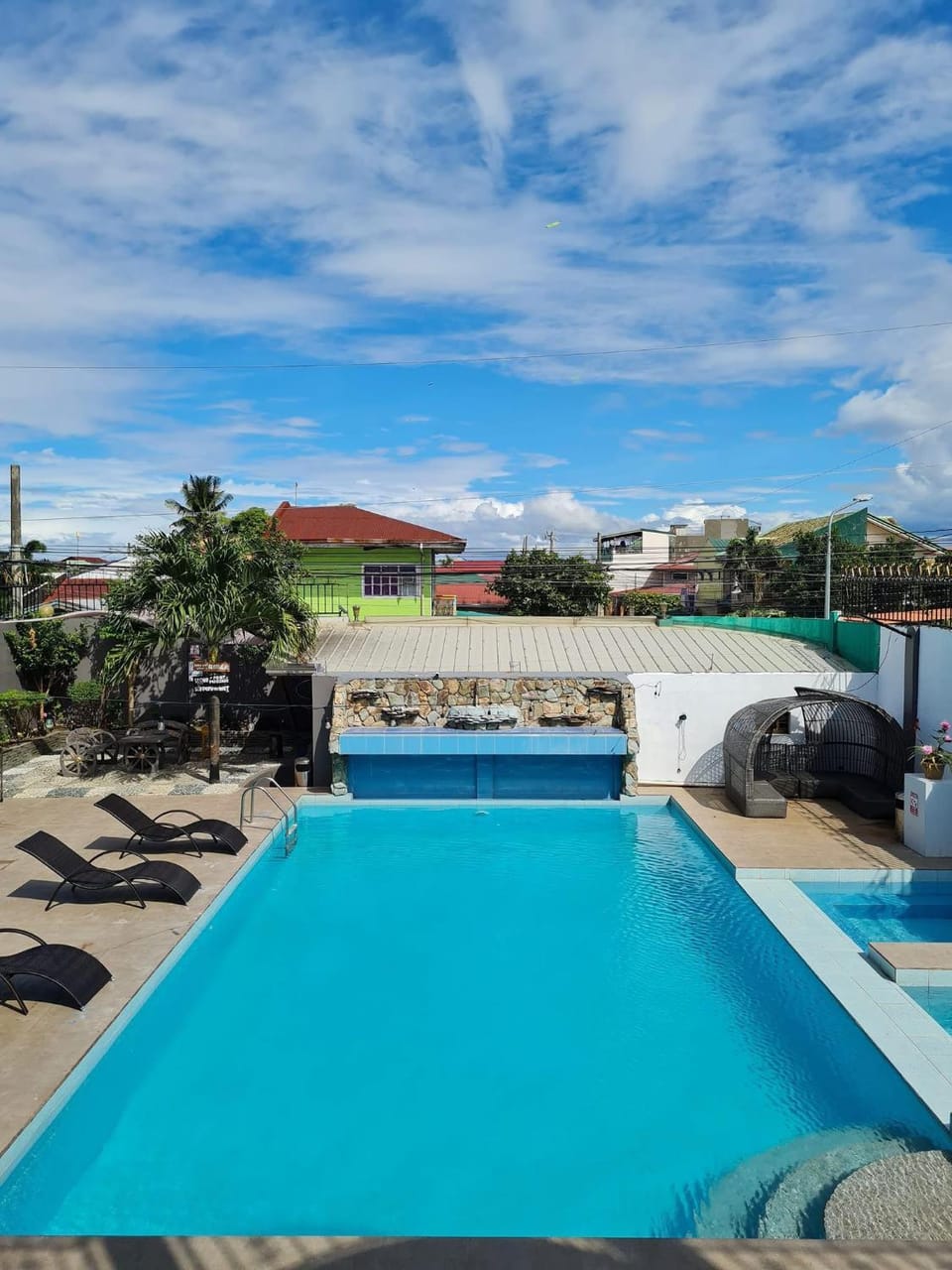 Crestscente Skye Villa Resort Resort in Calabarzon