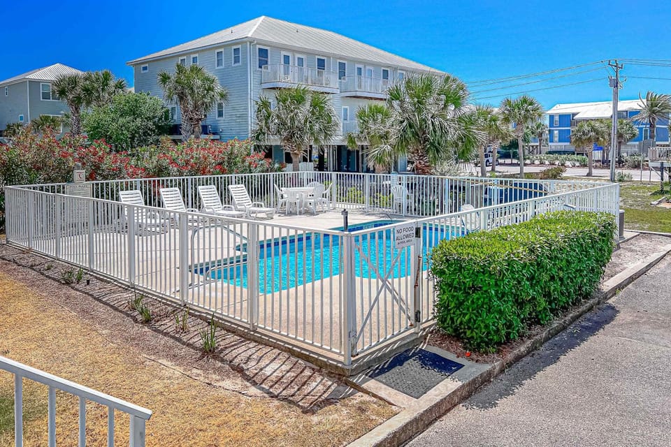 Renovated 1st-floor condo with pool & new furnishings - 1 block to the beach House in West Beach