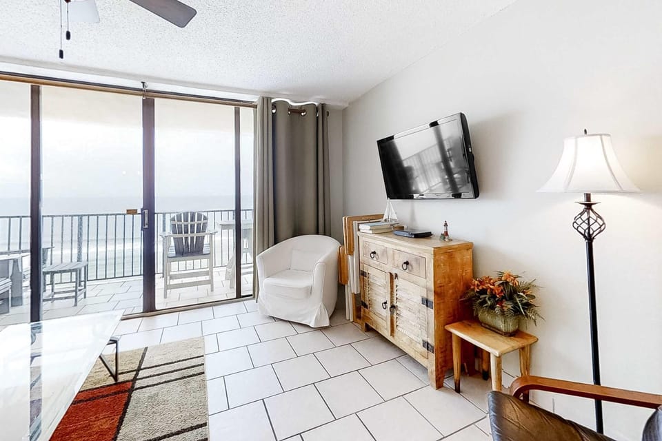 Beachfront Condo with Gulf View Balcony WiFi AC & Shared Pools House in Orange Beach