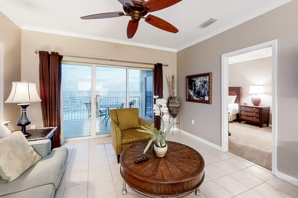 Gulf-Front condo with balcony beach access WiFi AC & outdoor pool House in Orange Beach
