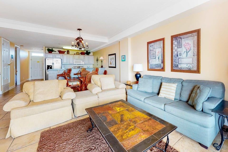 Beachfront condo with Gulf view balcony pools hot tubs & gym access House in Orange Beach