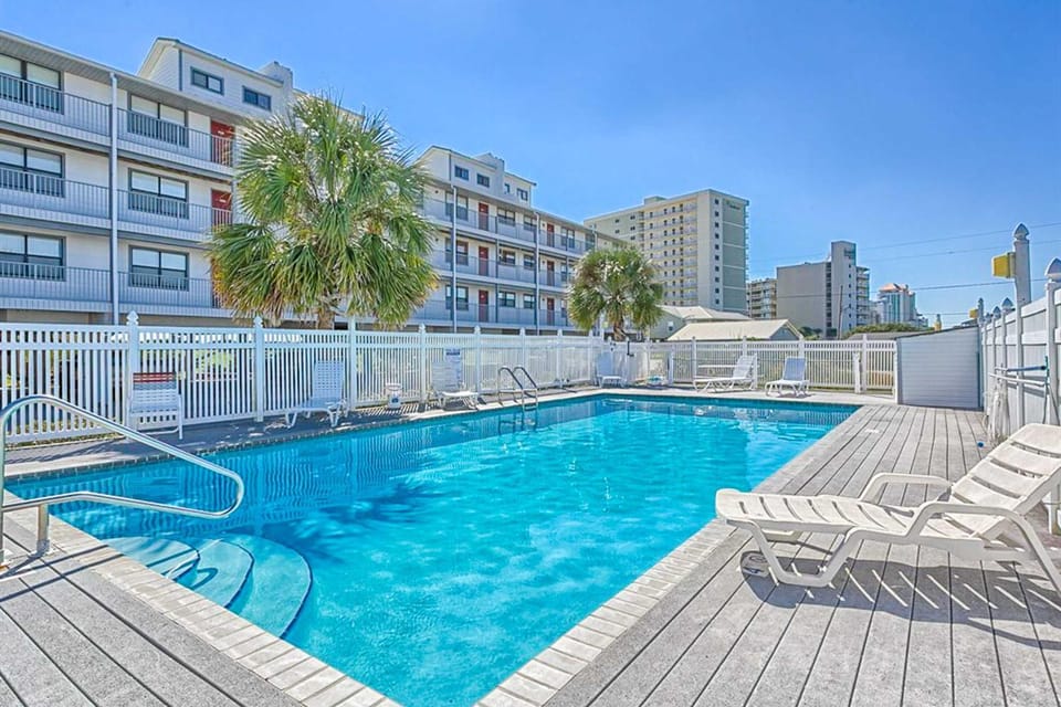 Wonderful Beachside Home with Free WiFi Central AC Shared Pool & Elevator House in Orange Beach