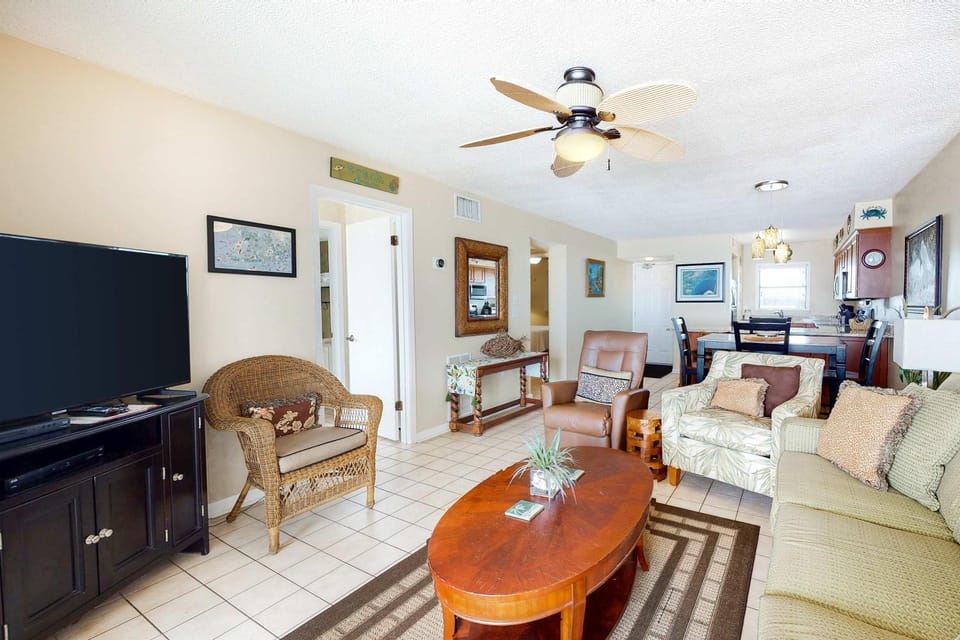 Fantastic home in beachfront complex with Gulf-side pool sauna & WiFi House in Orange Beach