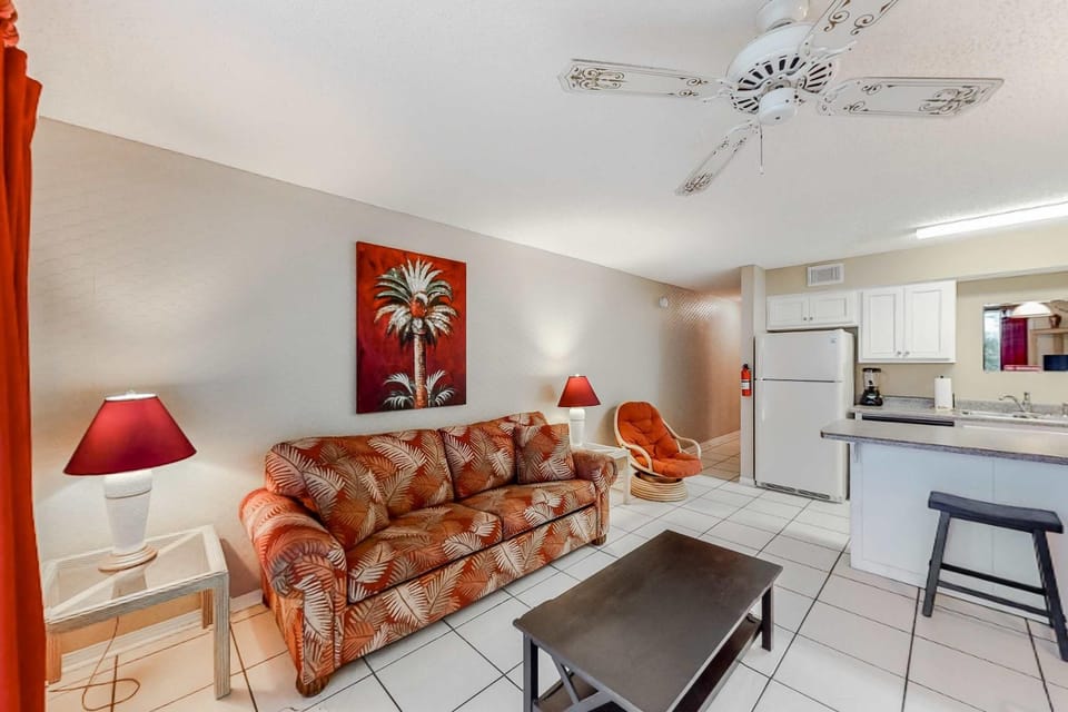 Wonderful beachfront vacation complex with private pool WiFi balcony & AC House in Orange Beach