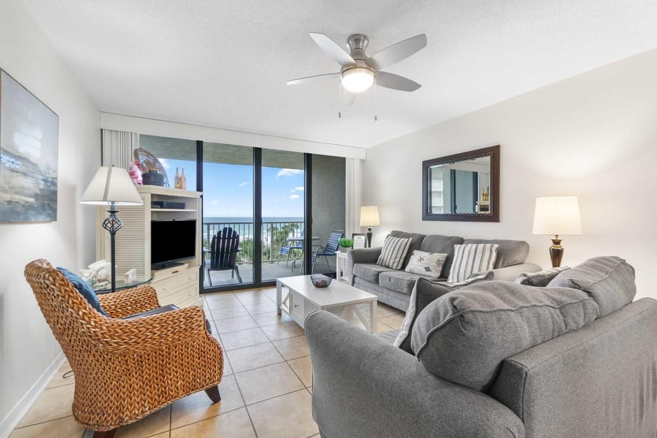 Wonderful home in beachfront complex with pool WiFi & central AC House in Orange Beach