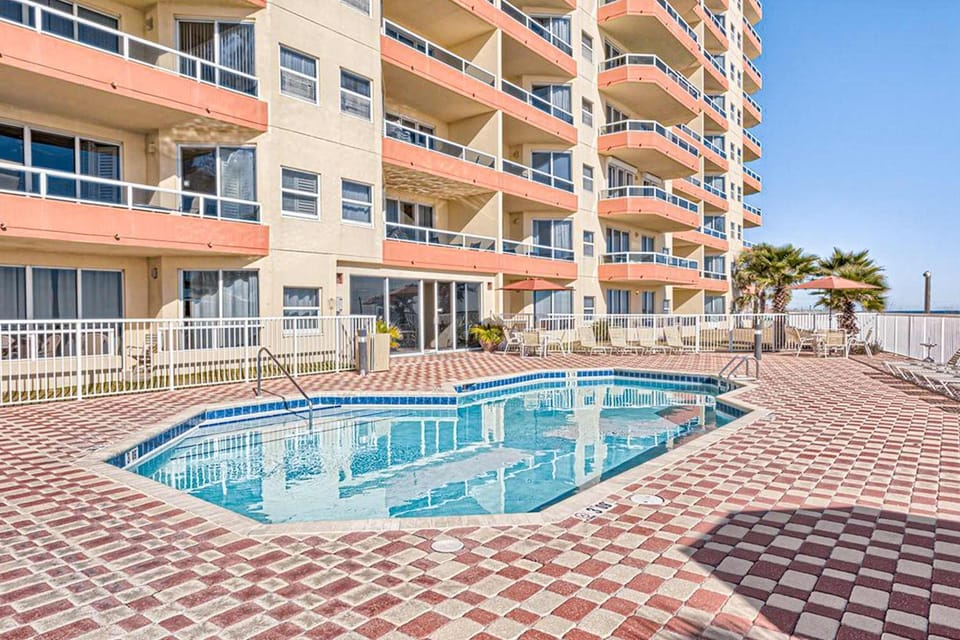Beachfront resort condo with shared pool tennis court free WiFi central AC House in Orange Beach
