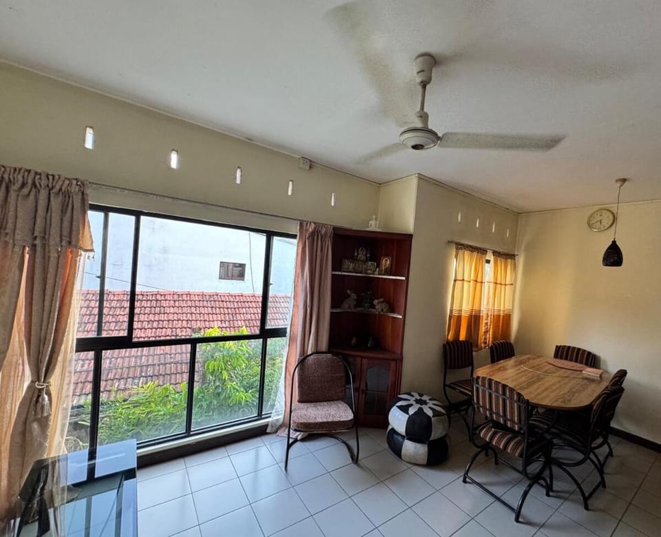 Charming City Flat Close to Beautiful Lake Apartment in Dehiwala-Mount Lavinia